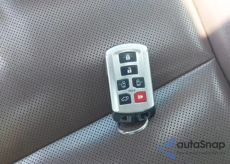 2016 Toyota Sienna Limited 7 Passenger z USA, uszkodzony, nr VIN 5TDYK3DCXGS751925